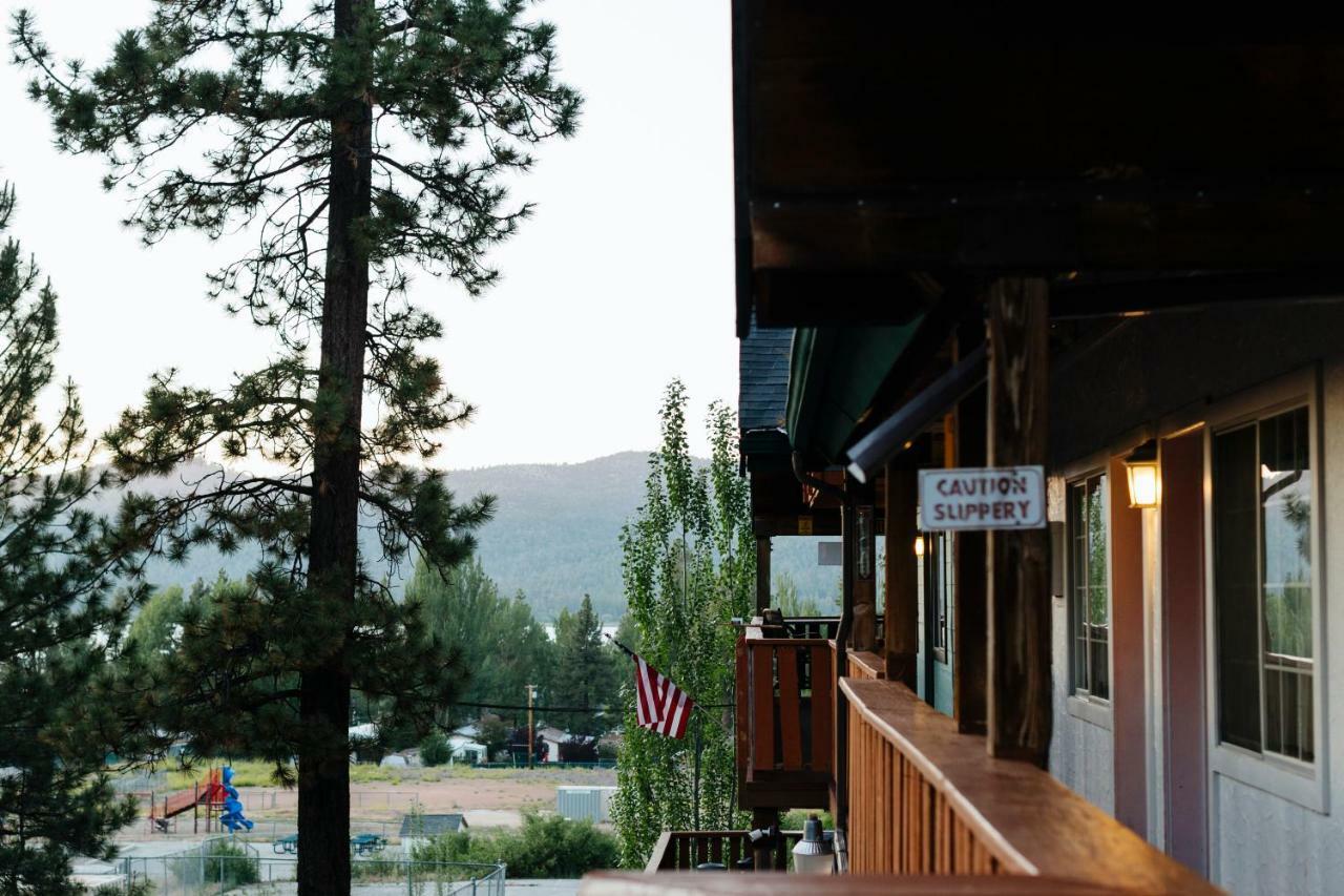 ביג בר לייק Honey Bear Lodge & Cabins חדר תמונה